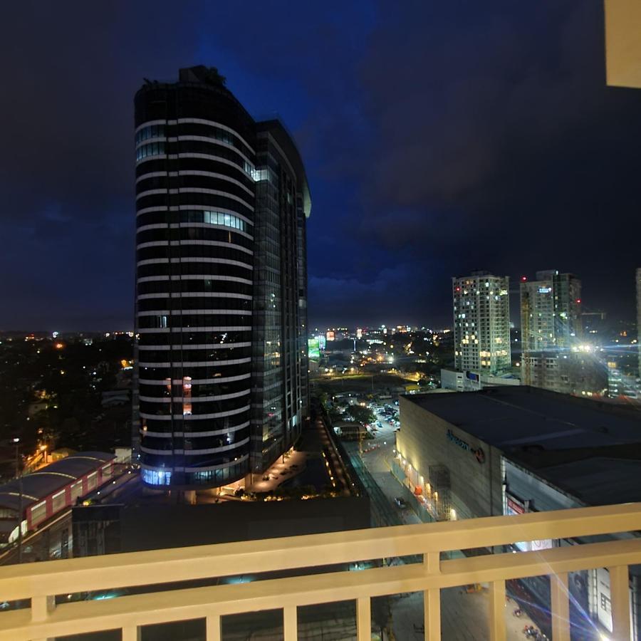 Inspiria Condo Free Airport Pickup For 3 Nights Stay Or More Davao City Esterno foto